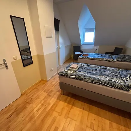 Konukevi Doppelzimmer-bad-kuehlschrank Tv-18 3*
