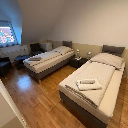 Doppelzimmer-bad-kuehlschrank Tv-18 Meine