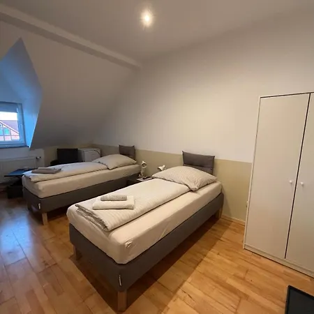 Guest house Doppelzimmer-bad-kuehlschrank Tv-18 Meine