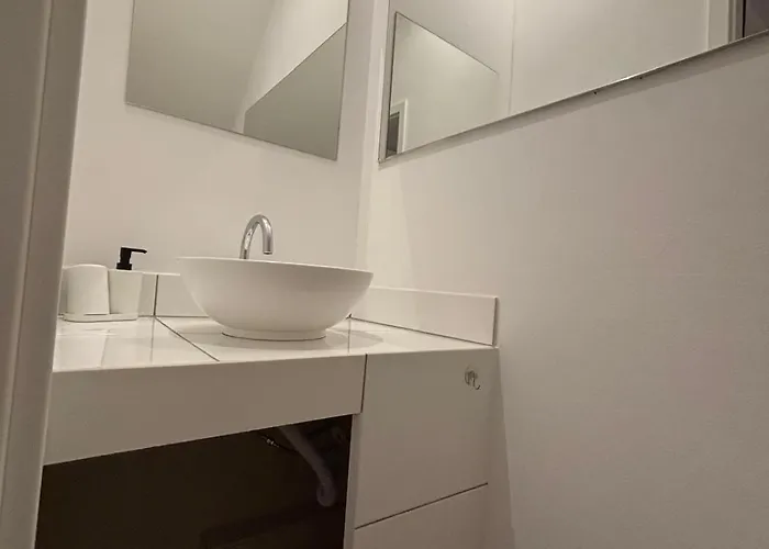 Doppelzimmer-bad-kuehlschrank Tv-18 3* Meine